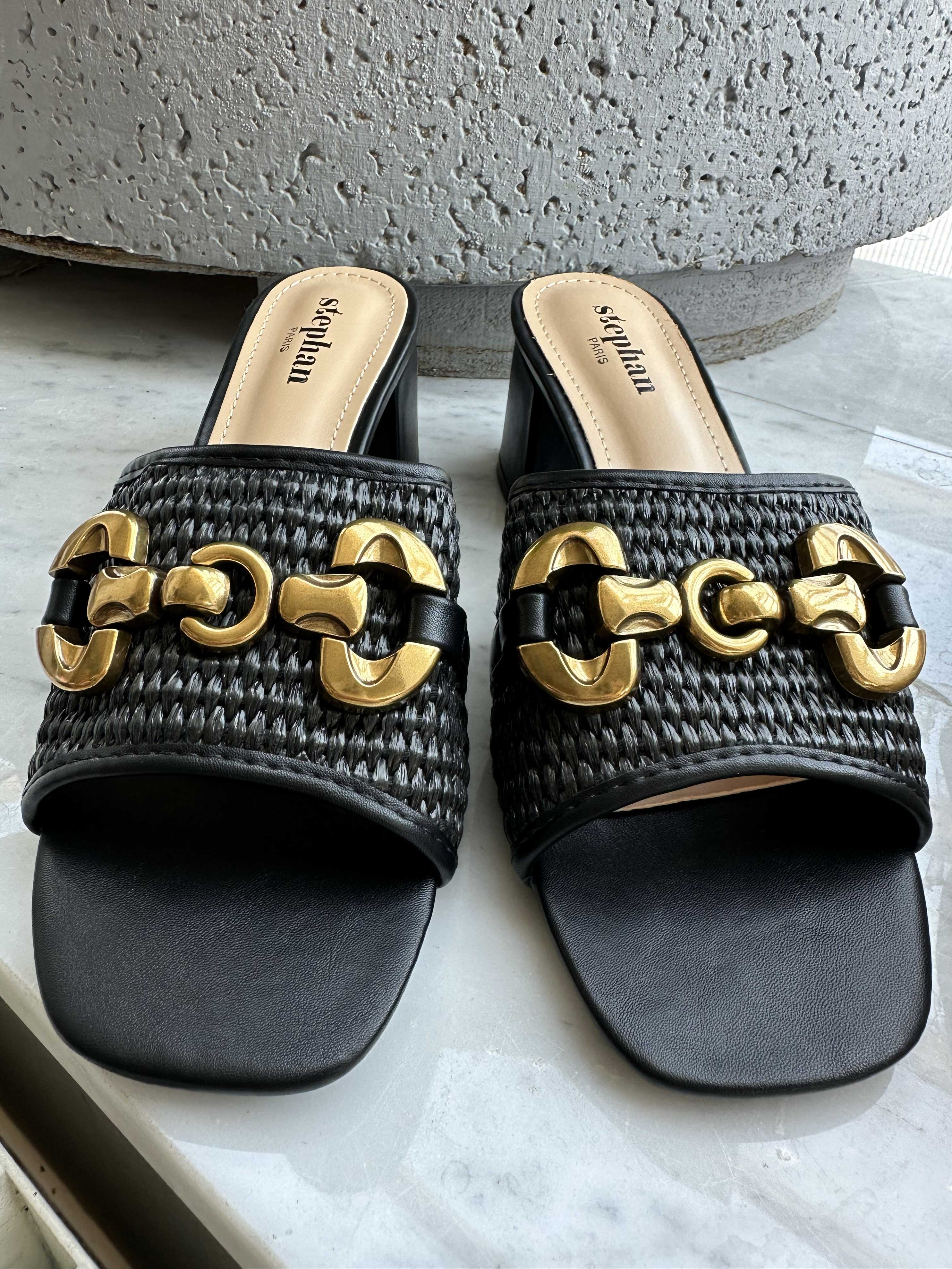 Lida - Söta sandaler med spänne och liten klack